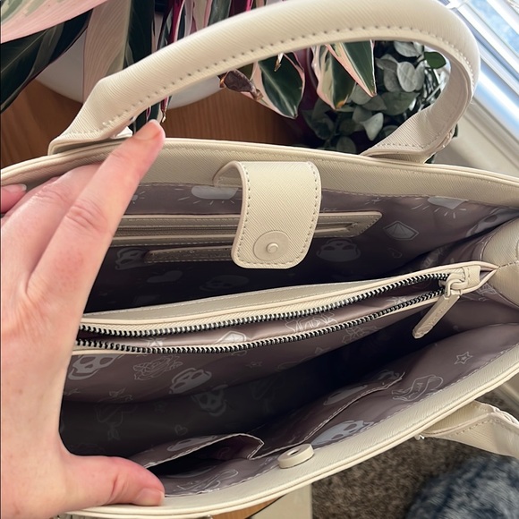 🎃👻Betsey Johnson 👻🎃Cream Tote Bag w/ Studded Detailing Clutch Inside NWT - Picture 14 of 15